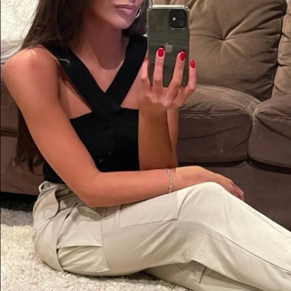 Black Ribbed Statement Neckline Tank Top - Picture 6 of 7